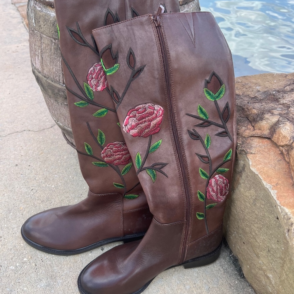 Boots size 8